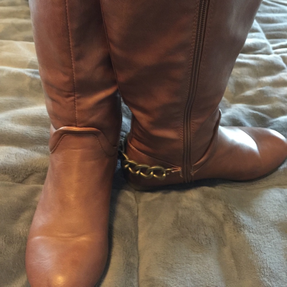 Girls boots